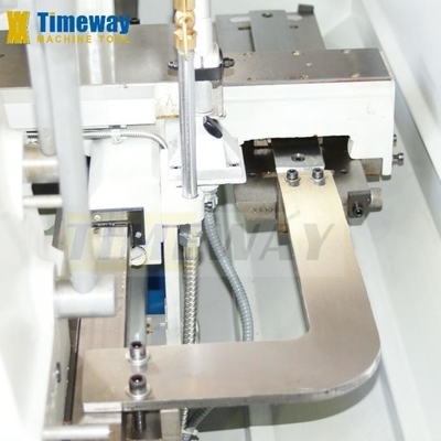 Metalldrehmaschine mit horizontalen Spaltbetten mit einem Gewicht von 590 kg und anderen Werkzeugstellen