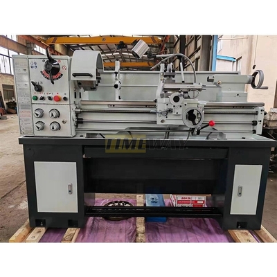 220/380V Spannung Mini Drehmaschine Horizontale Lücke Bett Drehmaschine mit 1930 * 760 * 1580mm Abmessungen