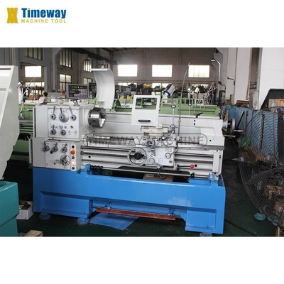 Drehmaschine mit 58 mm Spindelbohrung Max. Länge des Werkstücks 1000 mm