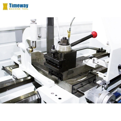 Drehmaschine mit 58 mm Spindelbohrung Max. Länge des Werkstücks 1000 mm