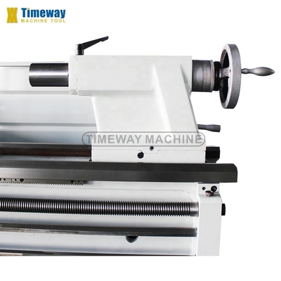 Drehmaschine mit 58 mm Spindelbohrung Max. Länge des Werkstücks 1000 mm