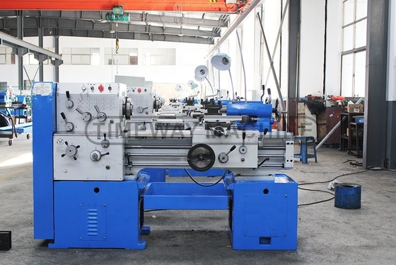16 1600 R.P.M. Hochpräzisions-Metalldrehmaschine Mini-Drehmaschine Werkzeug mit 1500 KG Gewicht