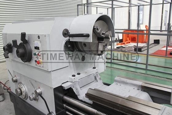 3900 KG Gewicht 3725x1473x1622 mm Warmmotor Drehmaschine Metalldrehmaschine zum Schneiden von Gewinden