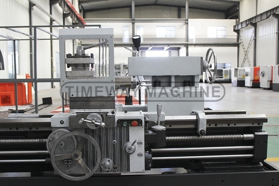 3900 KG Gewicht 3725x1473x1622 mm Warmmotor Drehmaschine Metalldrehmaschine zum Schneiden von Gewinden