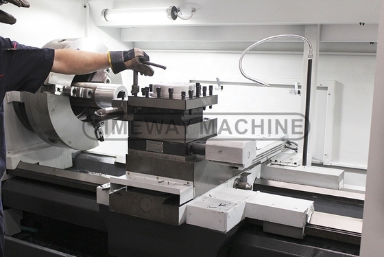 4-Station Werkzeug Post QK-300F CNC Öl Land Drehmaschine perfekt für Rohrdraht Drehen