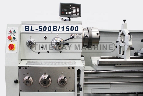Maschine mit universellem Spaltbett für das präzise Drehen von Werkstücken mit einer Breite von 3132x975x1230 mm