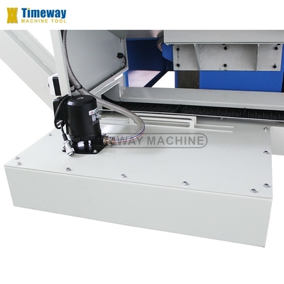 CNC-Drehmaschine Flachbett-Typ CNC-Drehmaschine mit Max. Spindelgeschwindigkeit r.p.m 1600 r.p.m.