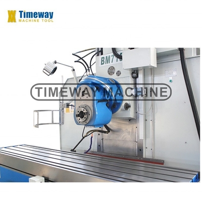 670 mm Querschnittstrasse Y-Achse Metallbett-Fräsmaschine BM715 für die industrielle Produktion