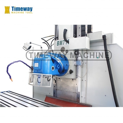 670 mm Querschnittstrasse Y-Achse Metallbett-Fräsmaschine BM715 für die industrielle Produktion