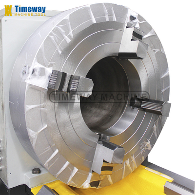 Q-440 Drehmaschine zur Verarbeitung von Werkstücken aus Metall