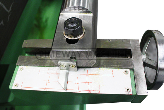 220 mm Breite Ölland Großbohrdrehmaschine für Metall Q-225 Rohrfaden Horizontale Drehmaschine