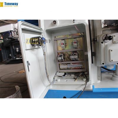 Hochpräzise vertikale Fräsmaschine für mittelschwere Bearbeitungsbedürfnisse zu erschwinglichen Kosten