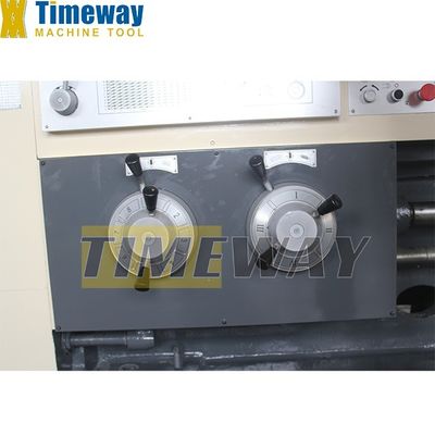 Verkaufen Sie 130mm Spindelbohrung Schwerlast Horizontale Drehmaschine mit 755mm Bettbreite