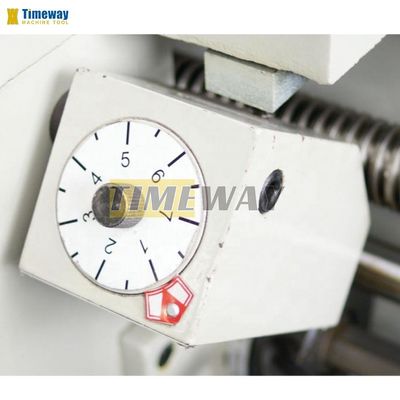 Metalldrehmaschine mit Max. Schwing über Bett 356mm und Max. Länge des Werkstücks 1000mm