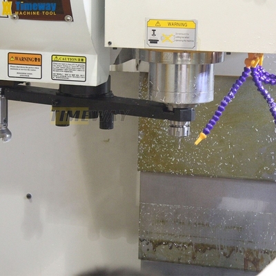 Industrie Vertikalbearbeitungszentrum mit 3 Achsen und Min. Zeit des Werkzeugwechsels 0,6 s