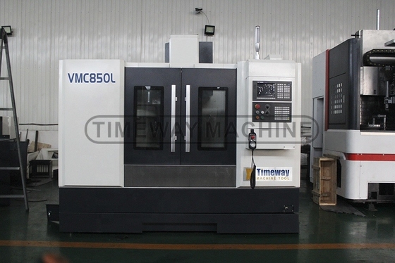 Lineare Schienen Hochpräzisions-CNC-Vertikalbearbeitungsmaschine 3-Achsen-Fräsmaschinen 1000x500 Tischgröße