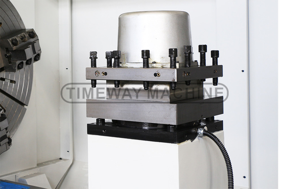 Horizontale automatische Metalldrehmaschine mit hoher Genauigkeit und Fahrt X-Achse von 700 mm