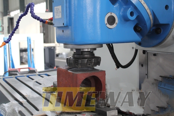 BM715 vertikale Fräsmaschine für Metall 1500x650mm Tischfahrt und Gewicht 7300KG