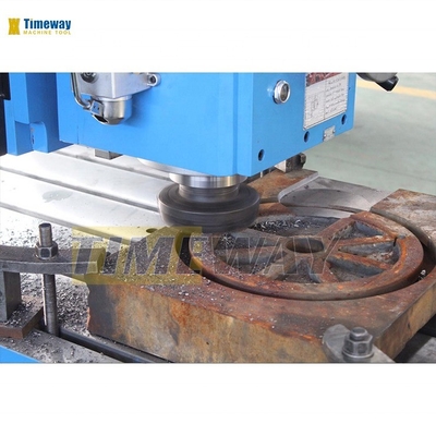 Doppelkolonnen-Gantry-Fräsmaschine mit 800 mm Tischbewegung und 1100 mm Y-Achsebewegung