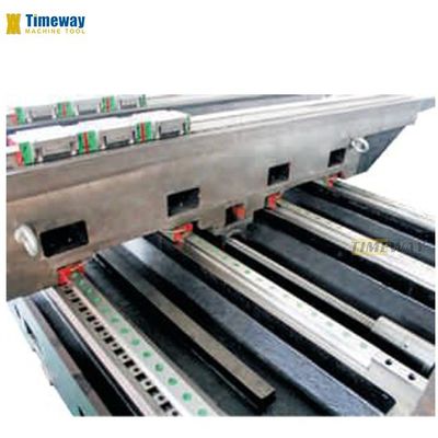 1300 mm Tischfahrt Hochpräzisions vertikaler Bearbeitungszentrum für fortgeschrittene Bearbeitung