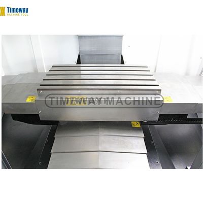 BT-40 Spindel-Taper-Vertikalbearbeitungszentrum mit hoher Festigkeit