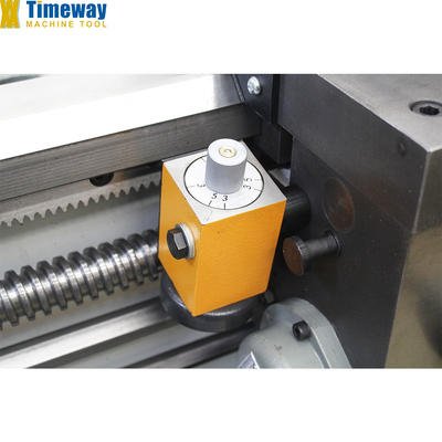 BL-800C Manuelle Drehmaschine mit 4 Werkzeugstellen
