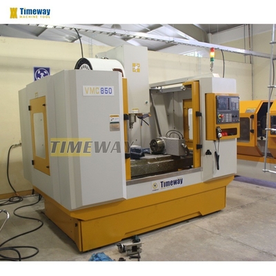 2800*2300*2400 VMC 850 CNC-Maschinenzentrum für hochpräzise vertikale Bearbeitung von Metallen