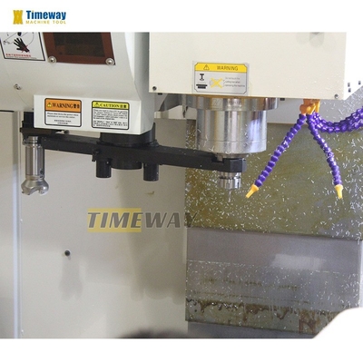 2800*2300*2400 VMC 850 CNC-Maschinenzentrum für hochpräzise vertikale Bearbeitung von Metallen
