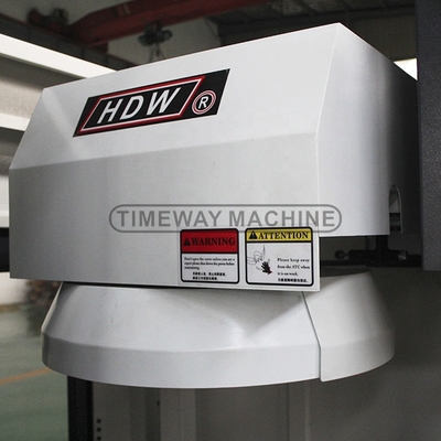 CNC-Fräsmaschine VMC650G mit Tischgröße 1000*420mm Zeitbahn 3 Achsen vertikal gefertigt