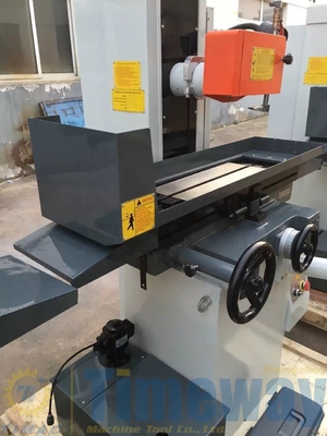 1.5kW Leistung Hydraulische Oberflächenschleifmaschine Sattel bewegliche Art 850KG Gewicht