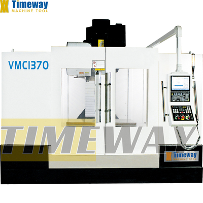 1360x700 Tischgröße 3-Achsen VMC1370 Vertikalbearbeitungszentrum Maschine CNC-Fräsmaschine