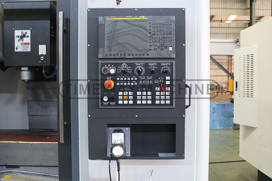 600 mm Tischfahrt VMC1060L CNC-Fräsmaschine mit 24 Werkzeugmagazin-Kapazität
