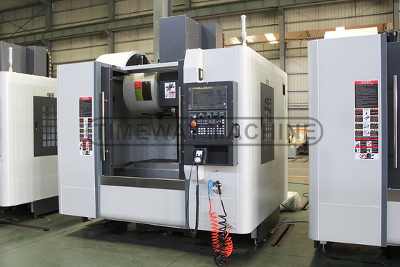 600 mm Tischfahrt VMC1060L CNC-Fräsmaschine mit 24 Werkzeugmagazin-Kapazität