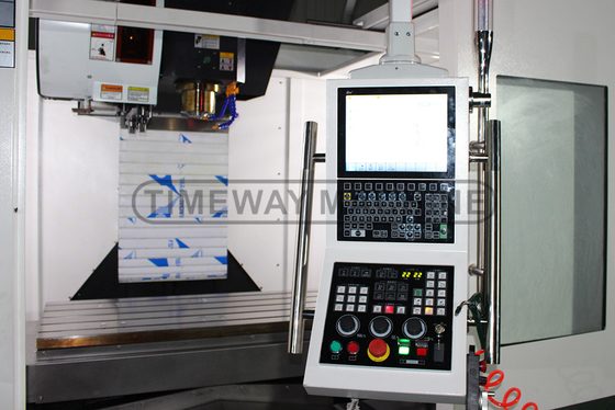 VMC1370 Groß vertikaler Bearbeitungszentrum CNC-Fräsmaschine mit 1300 mm Tischfahrt