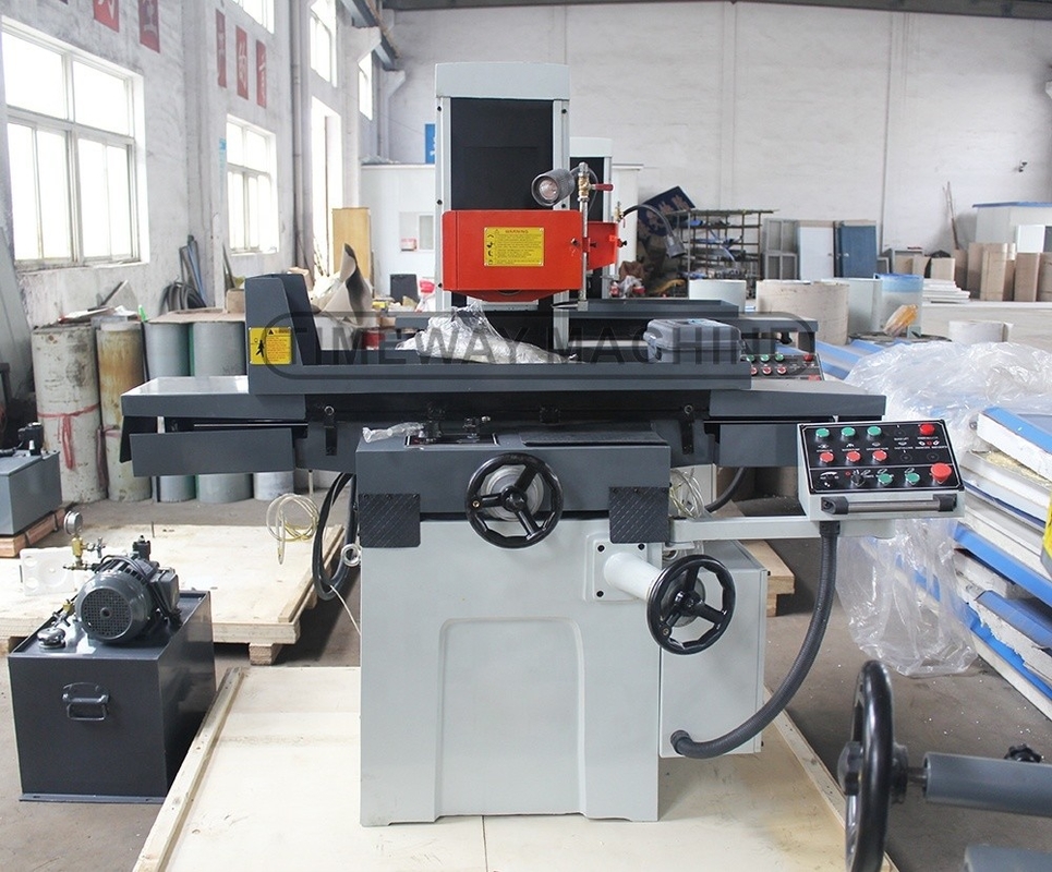 1.5kW Leistung Hydraulische Oberflächenschleifmaschine Sattel bewegliche Art 850KG Gewicht
